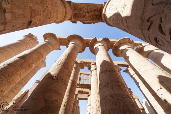 Die spätestens seit Agatha Christie berühmte Säulenhalle im Karnak Tempel